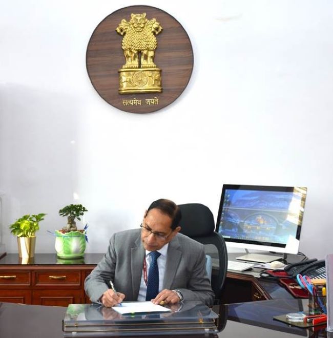 नई दिल्लीः गुरुवार को वित्त मंत्रालय के राजस्व विभाग के सचिव का पदभार ग्रहण करते वित्त सचिव तुहिन कांत पांडेय नई दिल्लीः गुरुवार को वित्त मंत्रालय के राजस्व विभाग के सचिव का पदभार ग्रहण करते वित्त सचिव तुहिन कांत पांडेय
