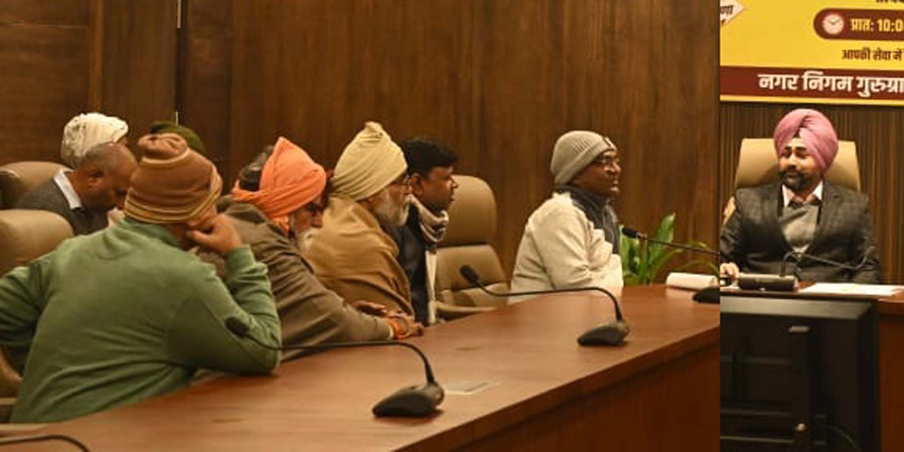 फोटो नंबर-05: गुरुग्राम नगर निगम में समाधान शिविर में शिकायतें सुनते अतिरिक्त निगमायुक्त डा. बलप्रीत सिंह। फोटो नंबर-05: गुरुग्राम नगर निगम में समाधान शिविर में शिकायतें सुनते अतिरिक्त निगमायुक्त डा. बलप्रीत सिंह।