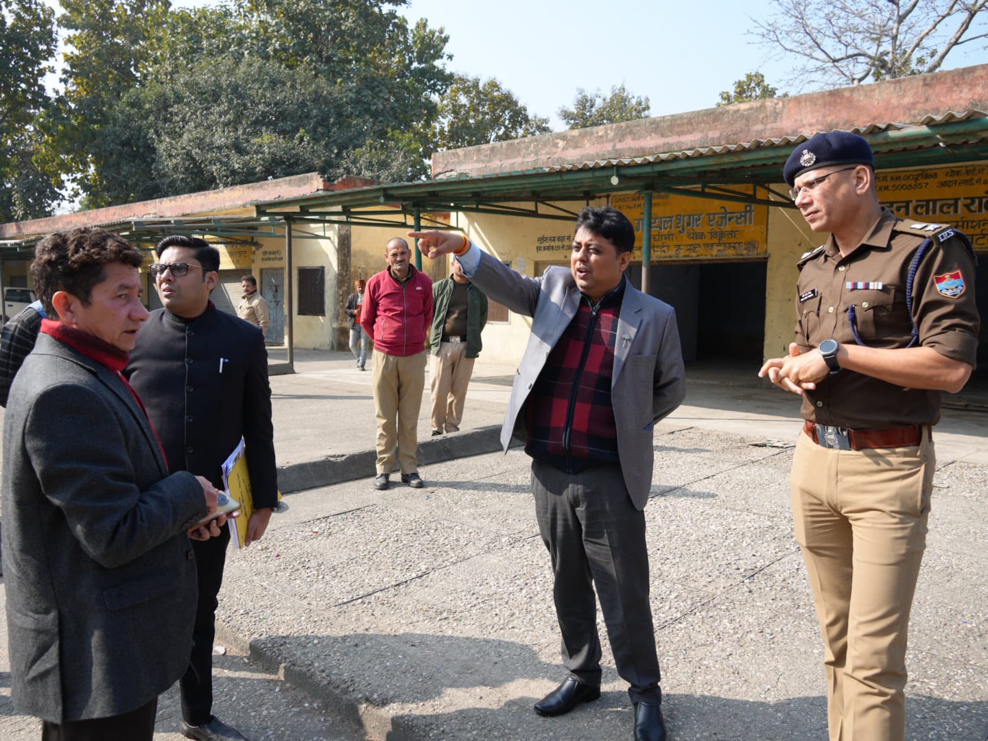 डीएम का निरीक्षण डीएम का निरीक्षण