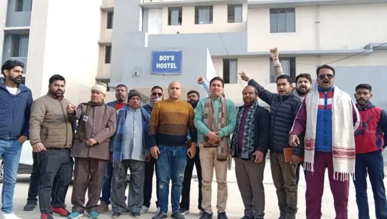 विरोध करते कांग्रेसी विरोध करते कांग्रेसी