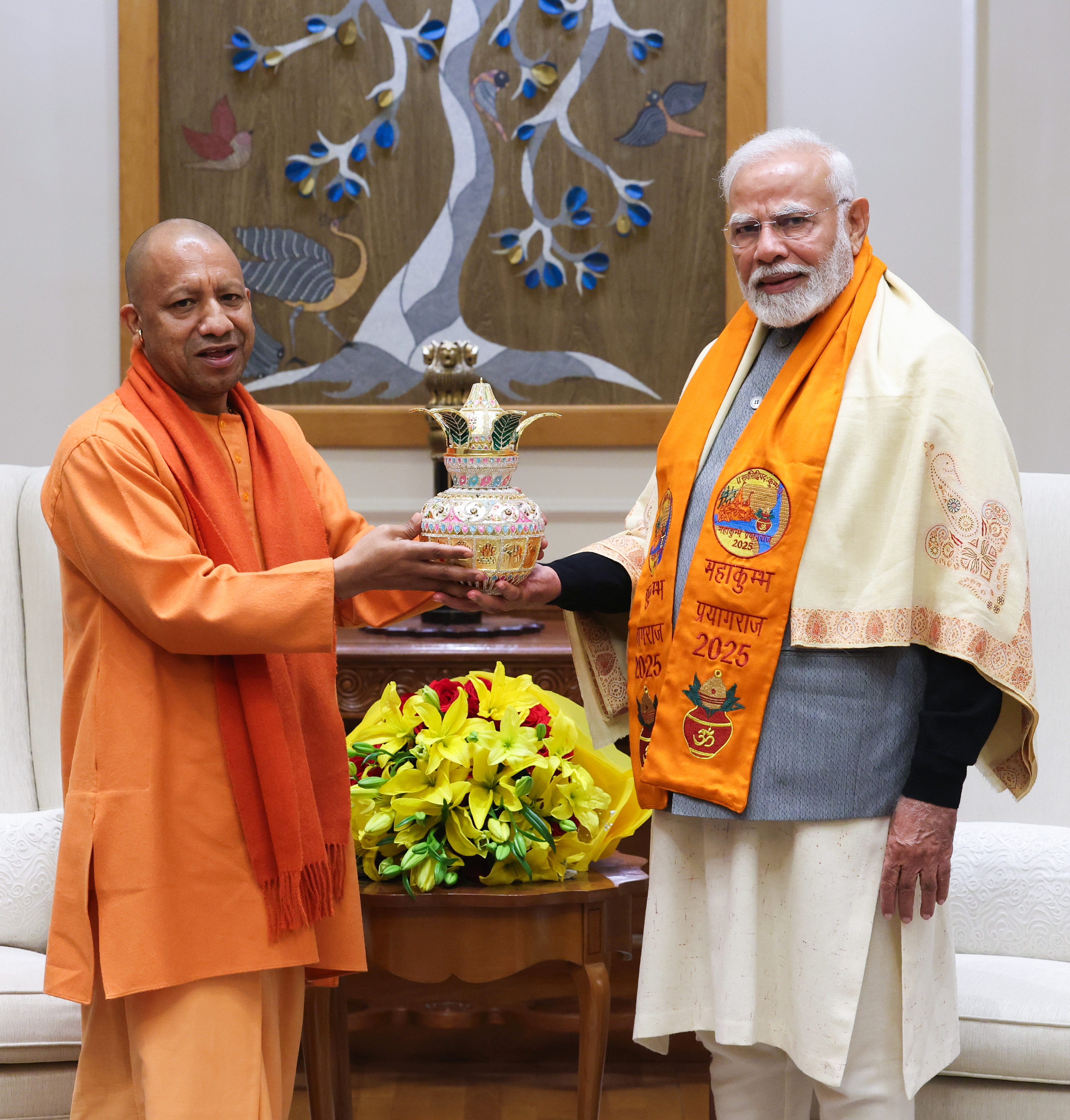 उत्तर प्रदेश के मुख्यमंत्री योगी आदित्यनाथ शुक्रवार को दिल्ली में प्रधानमंत्री नरेन्द्र मोदी से मुलाकात के दौरान उत्तर प्रदेश के मुख्यमंत्री योगी आदित्यनाथ शुक्रवार को दिल्ली में प्रधानमंत्री नरेन्द्र मोदी से मुलाकात के दौरान