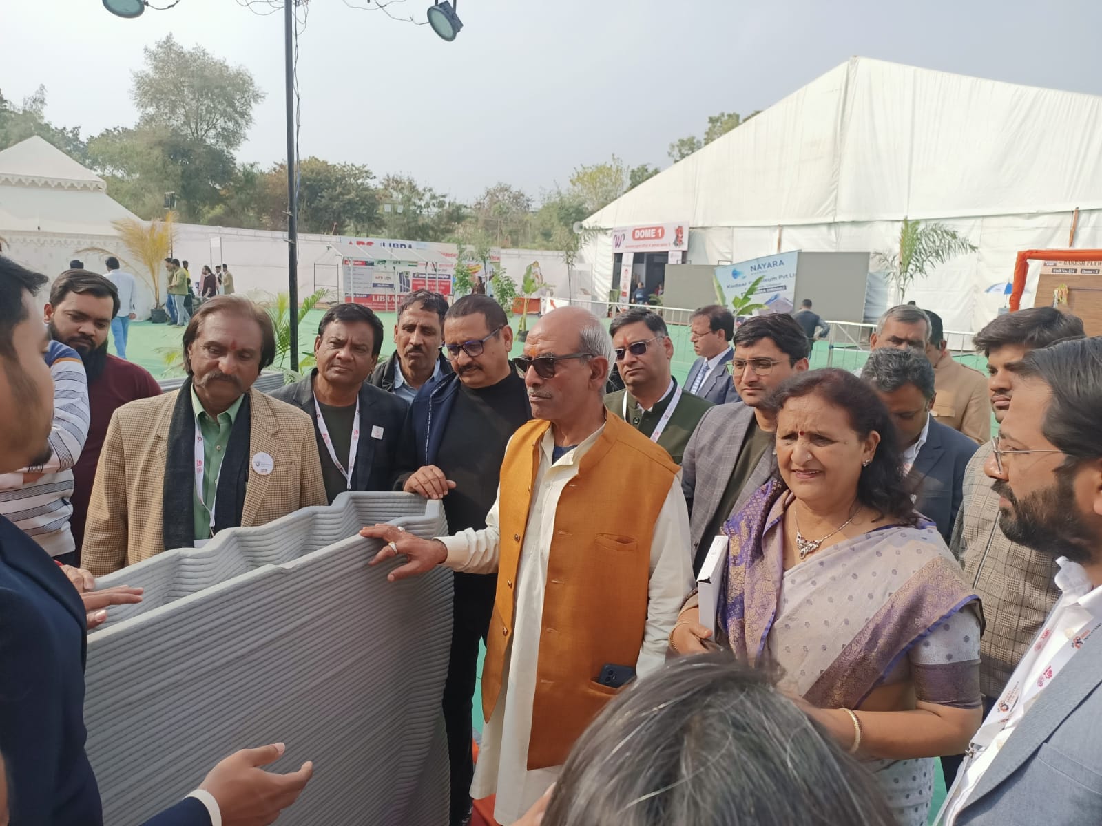 हैंडी क्राफ्ट से लेकर मशीन क्राफ्ट तक सजा लघु उद्योग मेला हैंडी क्राफ्ट से लेकर मशीन क्राफ्ट तक सजा लघु उद्योग मेला
