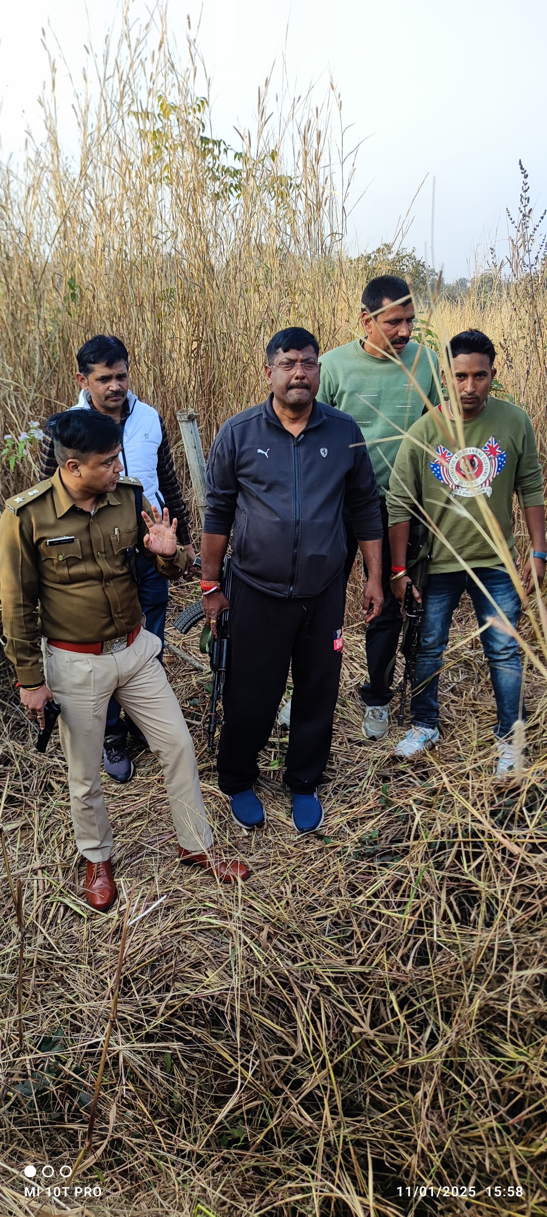 घटनास्थल पर मौजूद अधिकारीघटनास्थल पर मौजूद अधिकारी घटनास्थल पर मौजूद अधिकारीघटनास्थल पर मौजूद अधिकारी