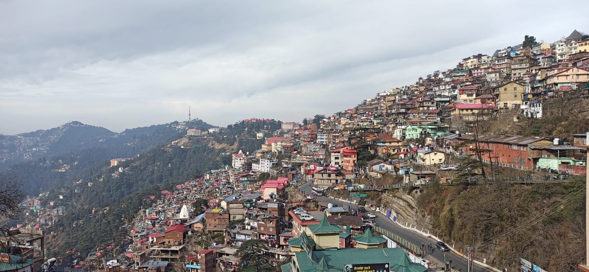 शिमला में बादलों का डेरा शिमला में बादलों का डेरा