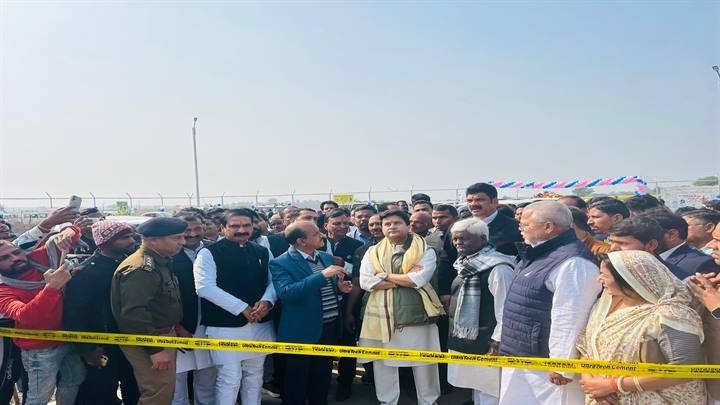 विद्युत उपकेन्द्रों के लोकार्पण-भूमिपूजन कार्यक्रम में सिंधिया विद्युत उपकेन्द्रों के लोकार्पण-भूमिपूजन कार्यक्रम में सिंधिया