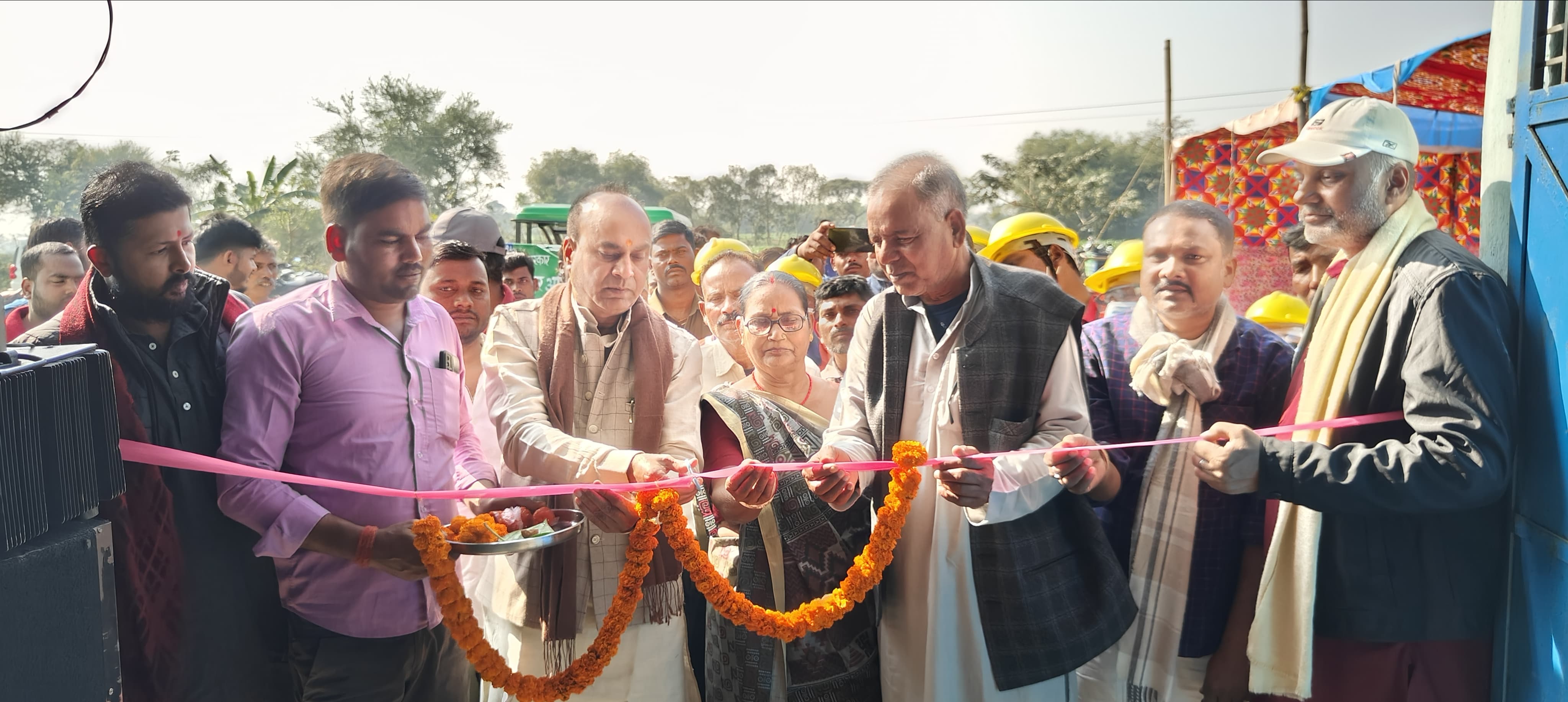 अररिया फोटो:विधायक फीता काटकर उद्घाटन करते अररिया फोटो:विधायक फीता काटकर उद्घाटन करते