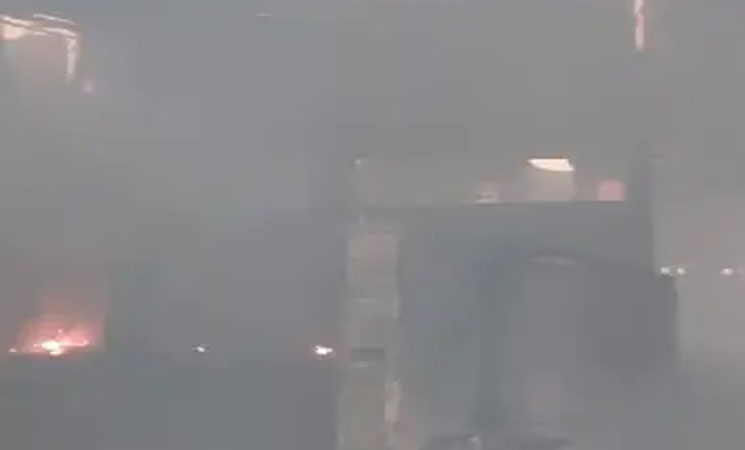 11Snp-2 सोनीपत: बड़वासनी के पास स्थित एक फोम फैक्ट्री में लगी आग का दृश्य 11Snp-2 सोनीपत: बड़वासनी के पास स्थित एक फोम फैक्ट्री में लगी आग का दृश्य