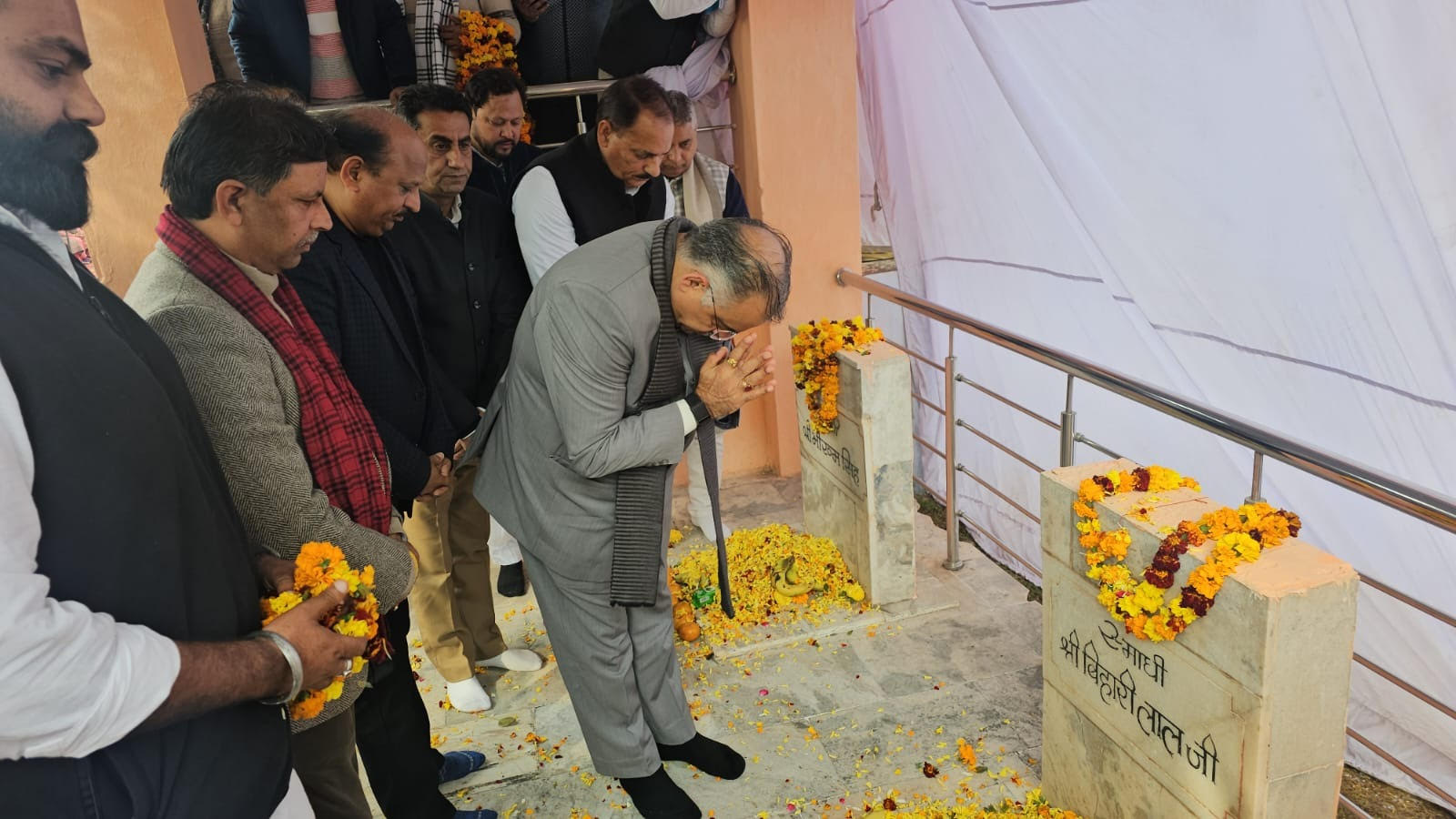 Chugh, Sat and MLAs paid tribute to martyr Bhikharam Singh and martyr Bihari Lal in Hiranagar Chugh, Sat and MLAs paid tribute to martyr Bhikharam Singh and martyr Bihari Lal in Hiranagar