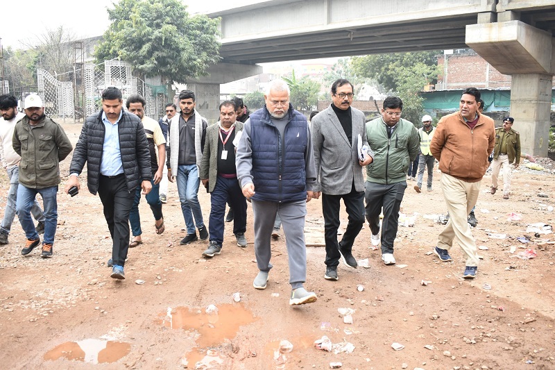 ग्वालियरः ऊर्जा मंत्री तोमर ने सिविल अस्पताल हजीरा तथा एलिवेटेड रोड का किया निरीक्षण ग्वालियरः ऊर्जा मंत्री तोमर ने सिविल अस्पताल हजीरा तथा एलिवेटेड रोड का किया निरीक्षण