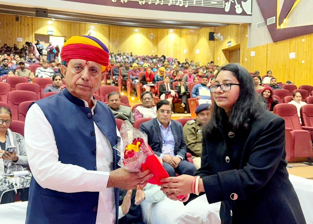 सरकार युवाओं के उज्ज्वल भविष्य के लिए प्रतिबद्ध—भागीरथ चौधरी सरकार युवाओं के उज्ज्वल भविष्य के लिए प्रतिबद्ध—भागीरथ चौधरी
