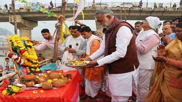नरसिंहपुरः मंत्री प्रहलाद पटेल ने किया बरमान मेले का शुभारंभ नरसिंहपुरः मंत्री प्रहलाद पटेल ने किया बरमान मेले का शुभारंभ