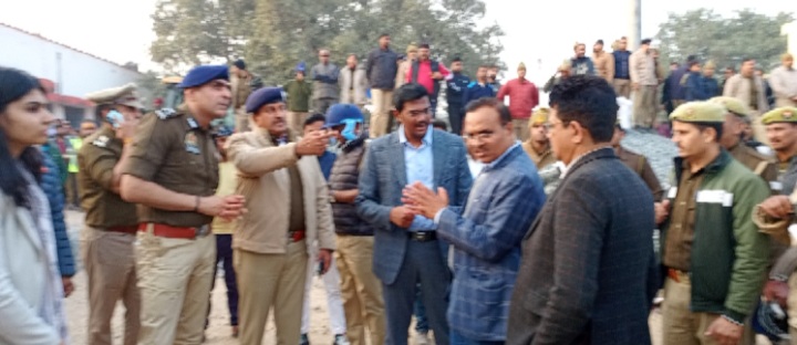 कन्नौज: कन्नौज रेलवे स्टेशन पर राहत और बचाव कार्य पूरा, नही हुई कोई जनहानि कन्नौज: कन्नौज रेलवे स्टेशन पर राहत और बचाव कार्य पूरा, नही हुई कोई जनहानि
