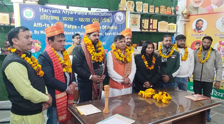 12 Snp-8 सोनीपत:विधायक पवन खरखौदा के साथ एसोसिएशन के नवनियुक्त पदाधिकारी 12 Snp-8 सोनीपत:विधायक पवन खरखौदा के साथ एसोसिएशन के नवनियुक्त पदाधिकारी