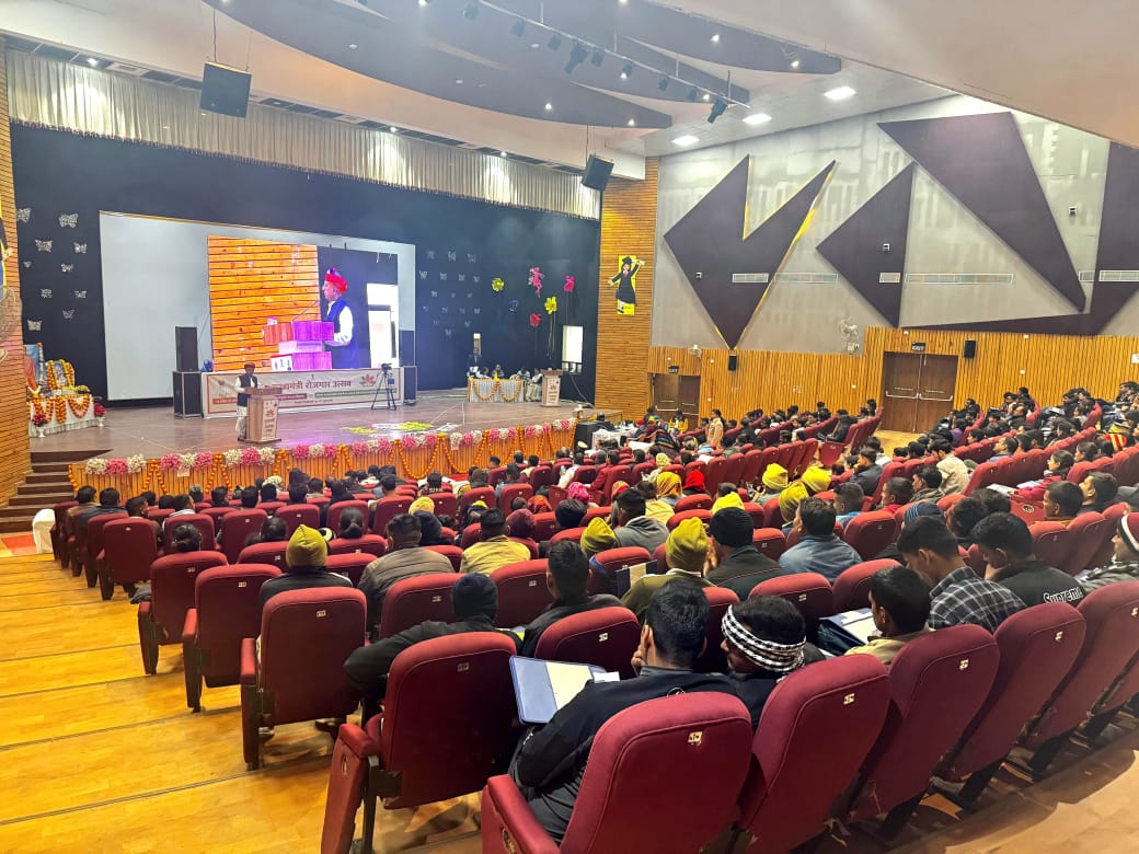 सरकार युवाओं के उज्ज्वल भविष्य के लिए प्रतिबद्ध—भागीरथ चौधरी सरकार युवाओं के उज्ज्वल भविष्य के लिए प्रतिबद्ध—भागीरथ चौधरी