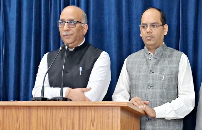 मुख्य सचिव मनोज पंत (सीआईडी जांच के आदेश) मुख्य सचिव मनोज पंत (सीआईडी जांच के आदेश)