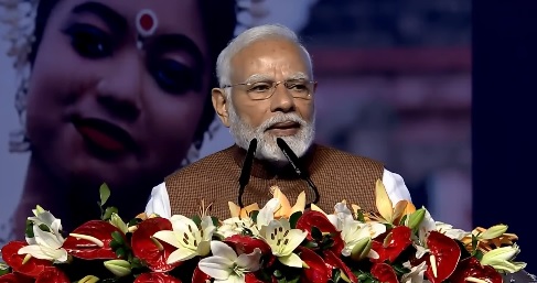 प्रधानमंत्री नरेन्द्र मोदी गुरुवार को भुवनेश्वर में प्रवासी भारतीय दिवस सम्मेलन को संबोधित करते हुए प्रधानमंत्री नरेन्द्र मोदी गुरुवार को भुवनेश्वर में प्रवासी भारतीय दिवस सम्मेलन को संबोधित करते हुए