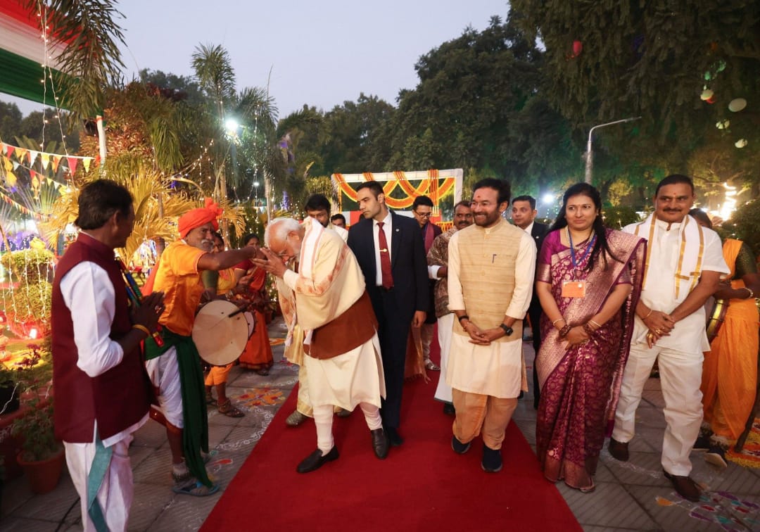 प्रधानमंत्री नरेन्द्र मोदी जी किशन रेड्डी के आवास पर पोंगल समारोह में शामिल हुए प्रधानमंत्री नरेन्द्र मोदी जी किशन रेड्डी के आवास पर पोंगल समारोह में शामिल हुए