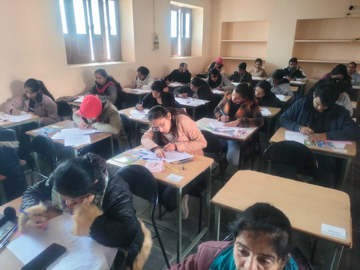 भीलवाड़ा में 301 विद्यार्थियों ने एनसीपीएसएल के सिंधी भाषा डिप्लोमा कोर्स की परीक्षा दी 4 भीलवाड़ा में 301 विद्यार्थियों ने एनसीपीएसएल के सिंधी भाषा डिप्लोमा कोर्स की परीक्षा दी 4