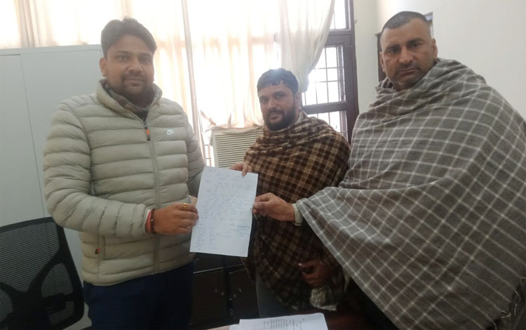 13 Snp-3 सोनीपत: एसडीएम कार्यालय में ज्ञापन सौंपते किसान 13 Snp-3 सोनीपत: एसडीएम कार्यालय में ज्ञापन सौंपते किसान