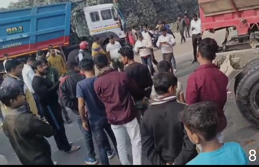 मौके पर मौजूद लोग मौके पर मौजूद लोग