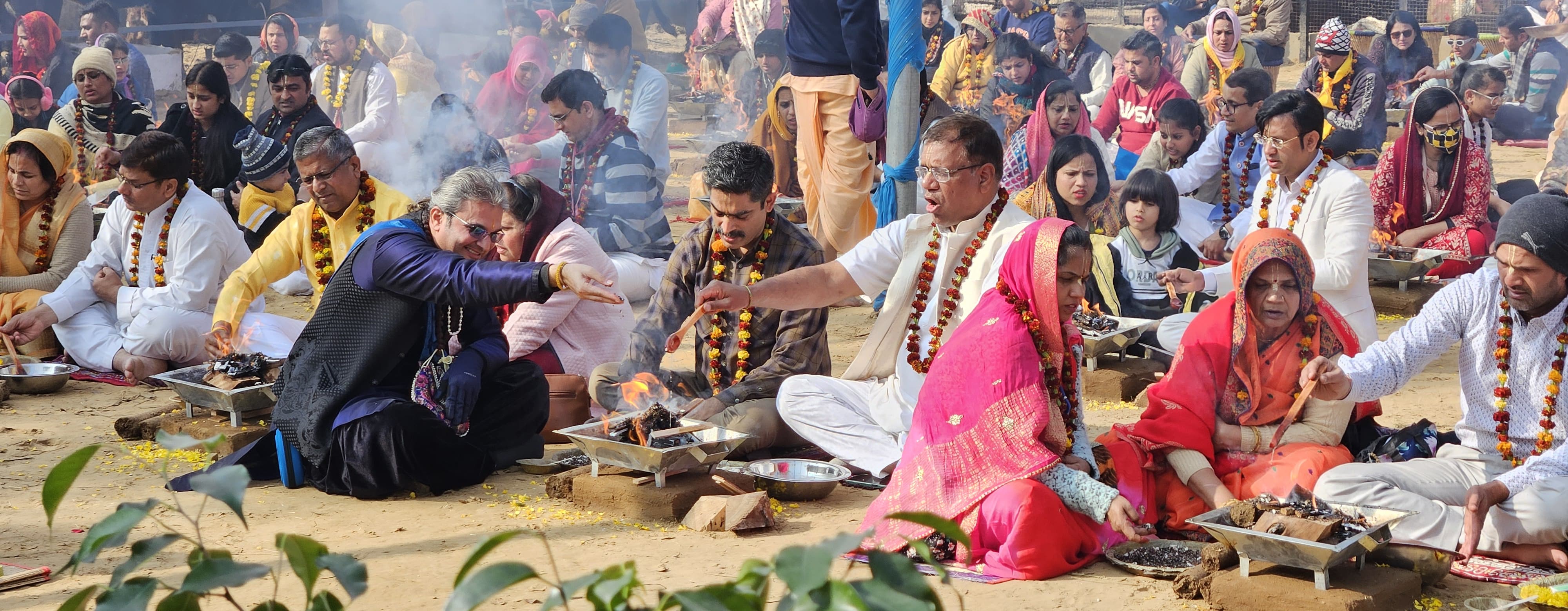 हिंगोनिया गौशाला में 56 भोग, 51 कुंडीय यज्ञ और दो नए बाड़ों का शुभारंभ हिंगोनिया गौशाला में 56 भोग, 51 कुंडीय यज्ञ और दो नए बाड़ों का शुभारंभ