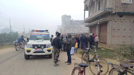 घटना के बाद जांच में जुटी पुलिस घटना के बाद जांच में जुटी पुलिस