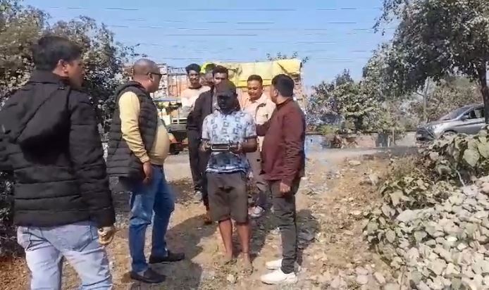 एनजेपी क्षेत्र में ड्रोन उड़ने से दहशत, छह लिए गए हिरासत में एनजेपी क्षेत्र में ड्रोन उड़ने से दहशत, छह लिए गए हिरासत में