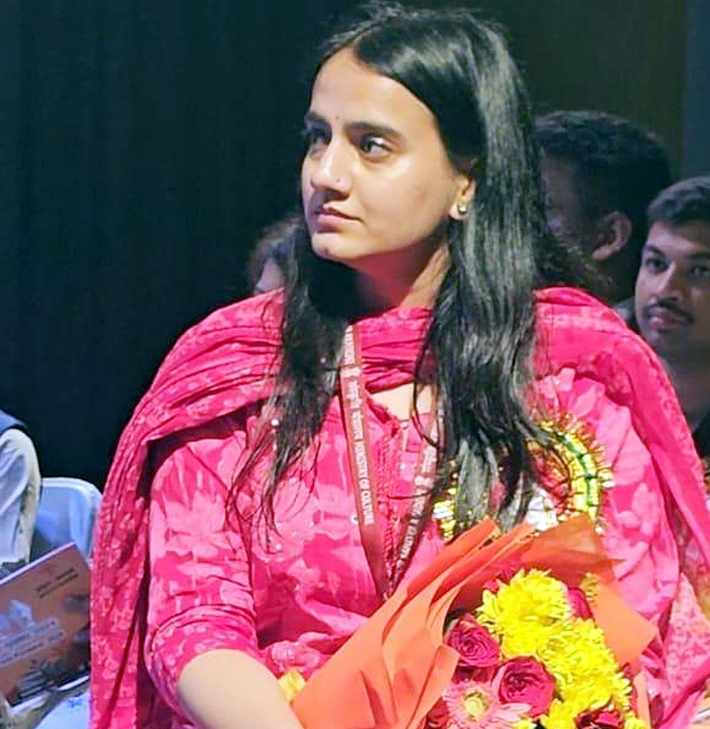 देश के सर्वोच्च युवा पुरस्कार से सम्मानित हुईं बीकानेर की कवयित्री सोनाली सुथार देश के सर्वोच्च युवा पुरस्कार से सम्मानित हुईं बीकानेर की कवयित्री सोनाली सुथार