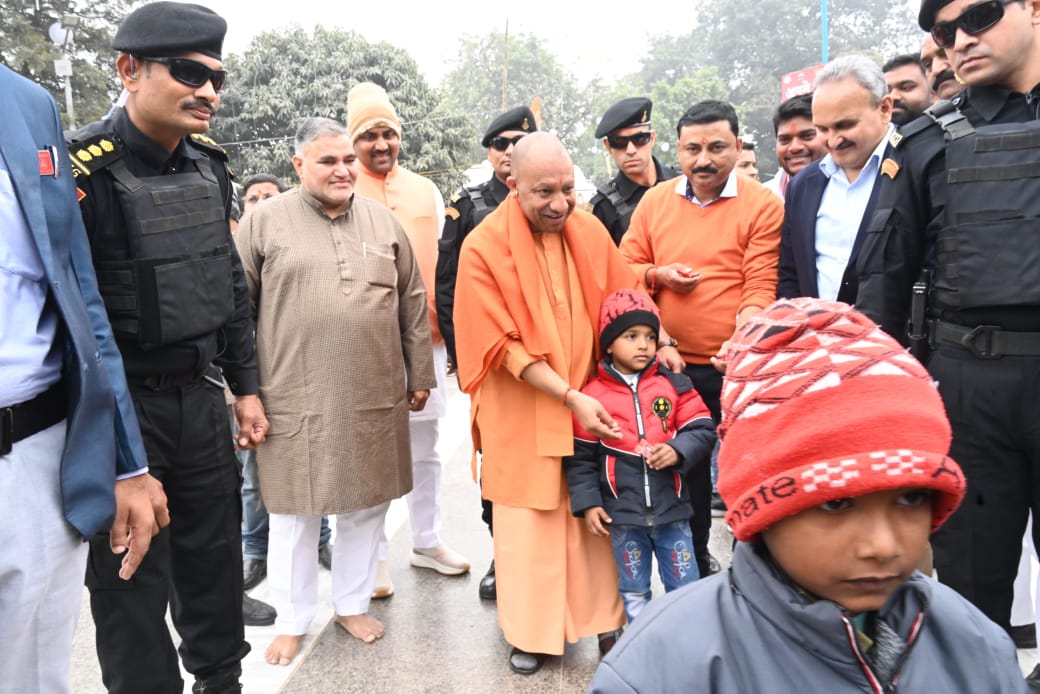 *मकर संक्रांति पर श्रीनाथ जी का विधिविधान से पूजन कर गोरक्षपीठाधीश्वर ने की प्रदेशवासियों के सुखमय जीवन की कामना*