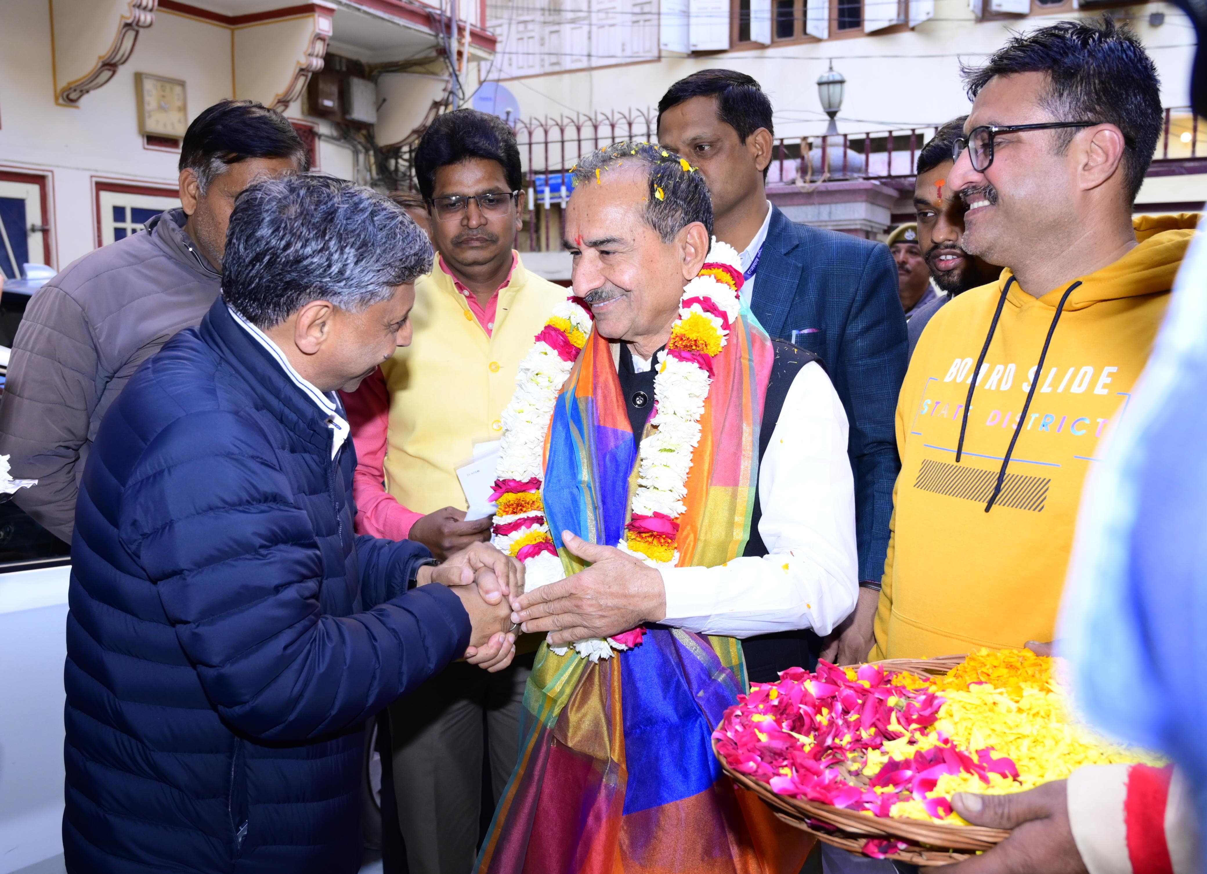 भाजपा प्रदेश अध्यक्ष मदन राठौड़ ने जलमहल की पाल और सौंखियों के रास्ते में आयोजित  पतंग महोत्सव में की शिरकत