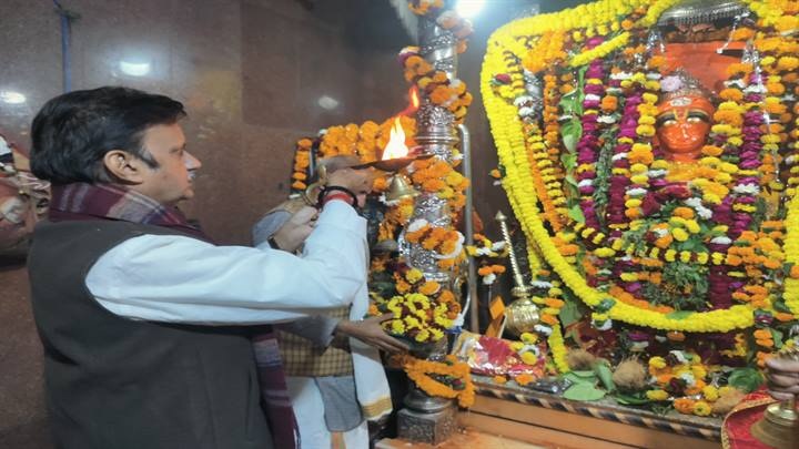 उप मुख्यमंत्री शुक्ल ने चिरहुलानाथ भगवान के दर्शन किये उप मुख्यमंत्री शुक्ल ने चिरहुलानाथ भगवान के दर्शन किये