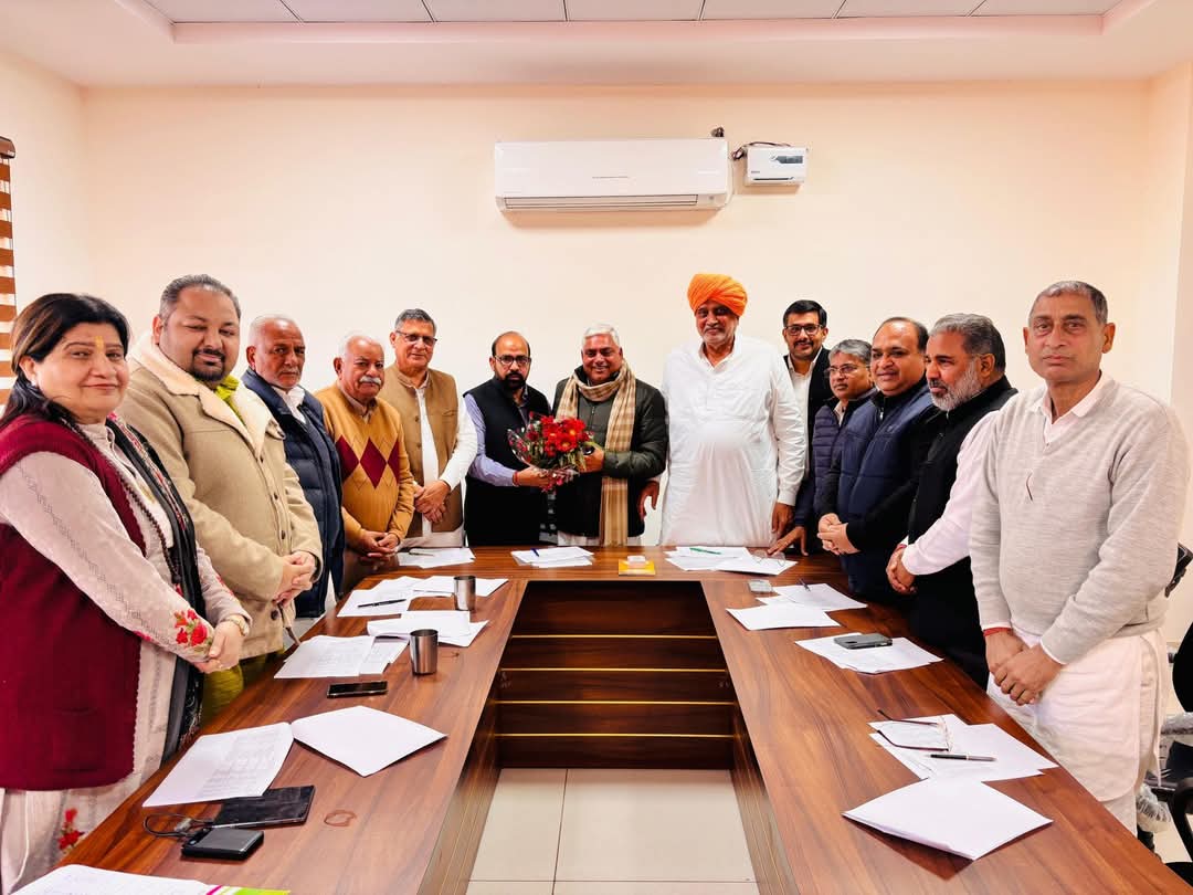 बैठक में भाजपा जिला संगठन के पदाधिकारी बैठक में भाजपा जिला संगठन के पदाधिकारी