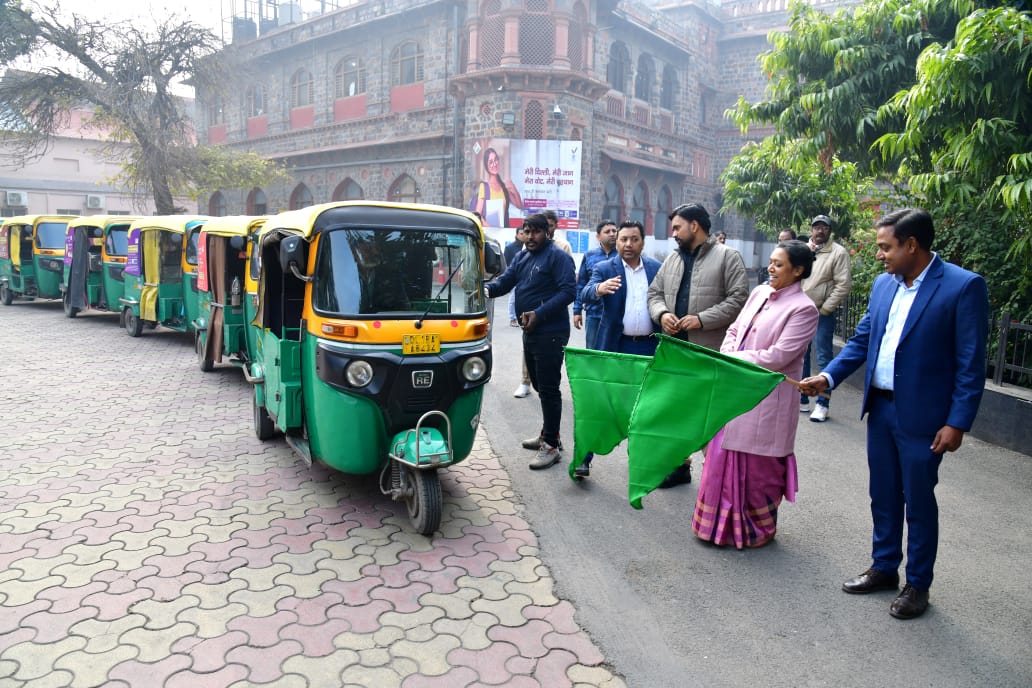 मुख्य निर्वाचन अधिकारी (सीईओ) ने तीन हजार ऑटो को दिखाई हरी झंडी मुख्य निर्वाचन अधिकारी (सीईओ) ने तीन हजार ऑटो को दिखाई हरी झंडी