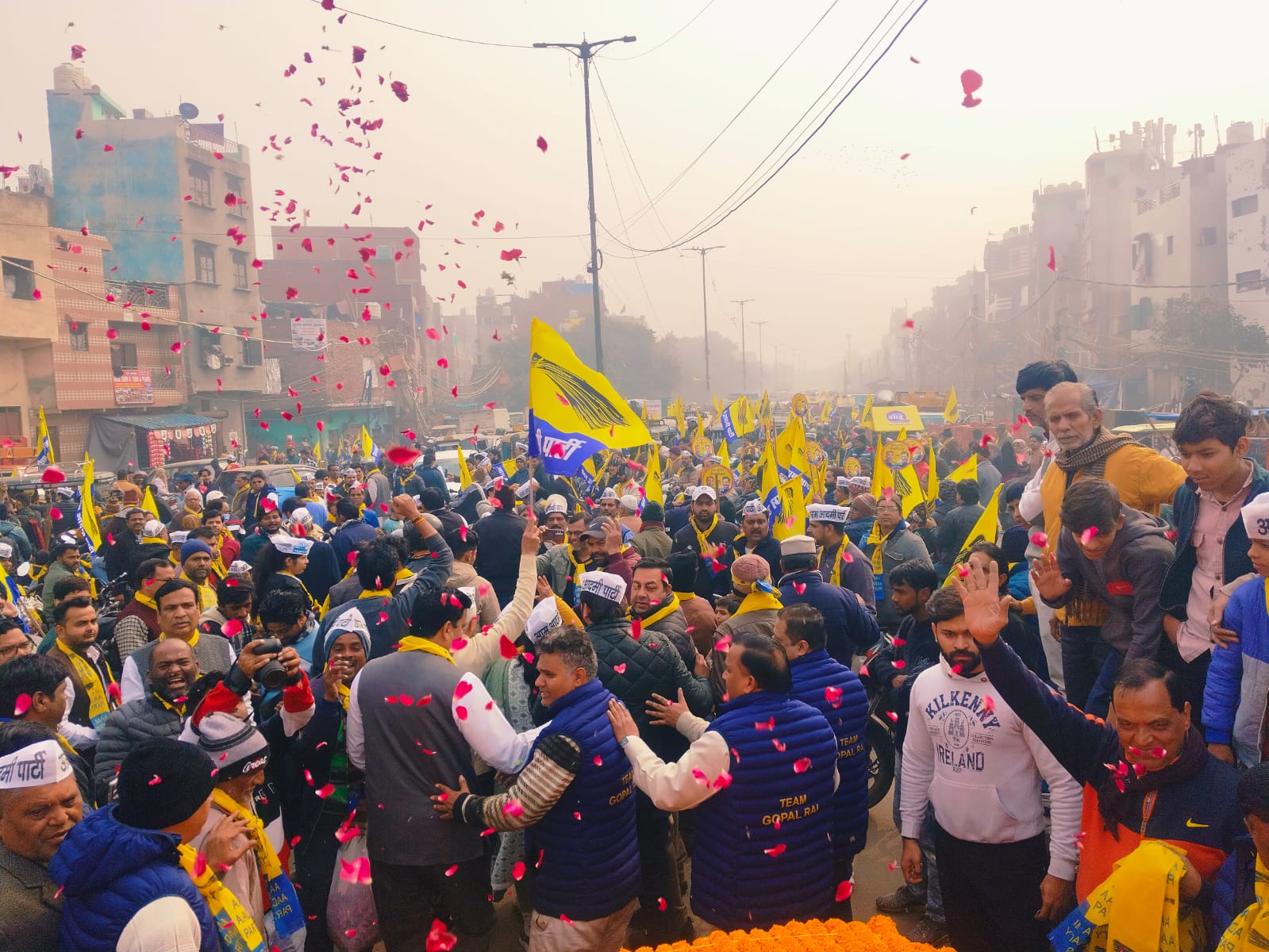 गोपाल राय ने निकाली ‘बदरपुर विकास' यात्रा गोपाल राय ने निकाली ‘बदरपुर विकास' यात्रा