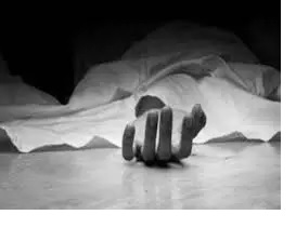 गेहूं पिसवाने के दौरान महिला की शॉल चक्की में फंसने माैत गेहूं पिसवाने के दौरान महिला की शॉल चक्की में फंसने माैत