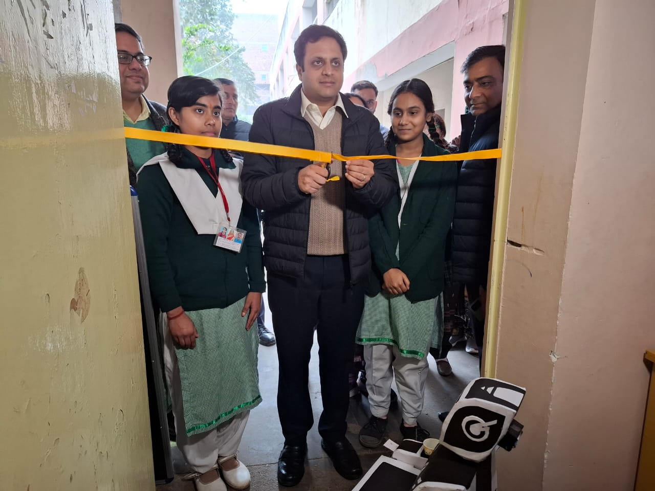 लैब उद्घाटन करते नगर आयुक्त लैब उद्घाटन करते नगर आयुक्त