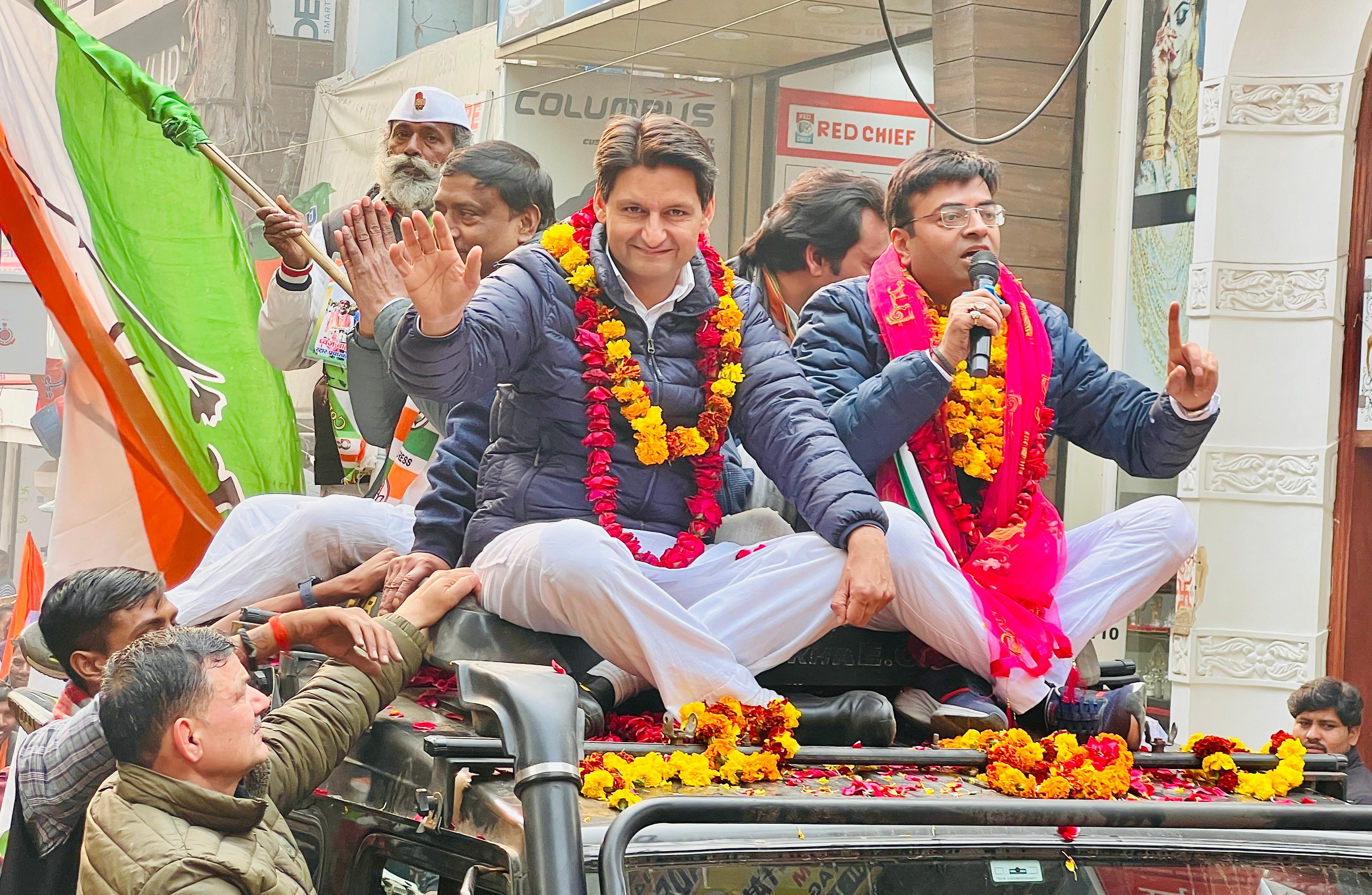 फोटो कैप्शनः 15 आरटीकेः 1 रिठाला विधानसभा से कांग्रेस प्रत्याशी सुशांत मिश्रा के नामांकन के दौरान सांसद दीपेंद्र हुड्डा। --------- फोटो कैप्शनः 15 आरटीकेः 1 रिठाला विधानसभा से कांग्रेस प्रत्याशी सुशांत मिश्रा के नामांकन के दौरान सांसद दीपेंद्र हुड्डा। ---------