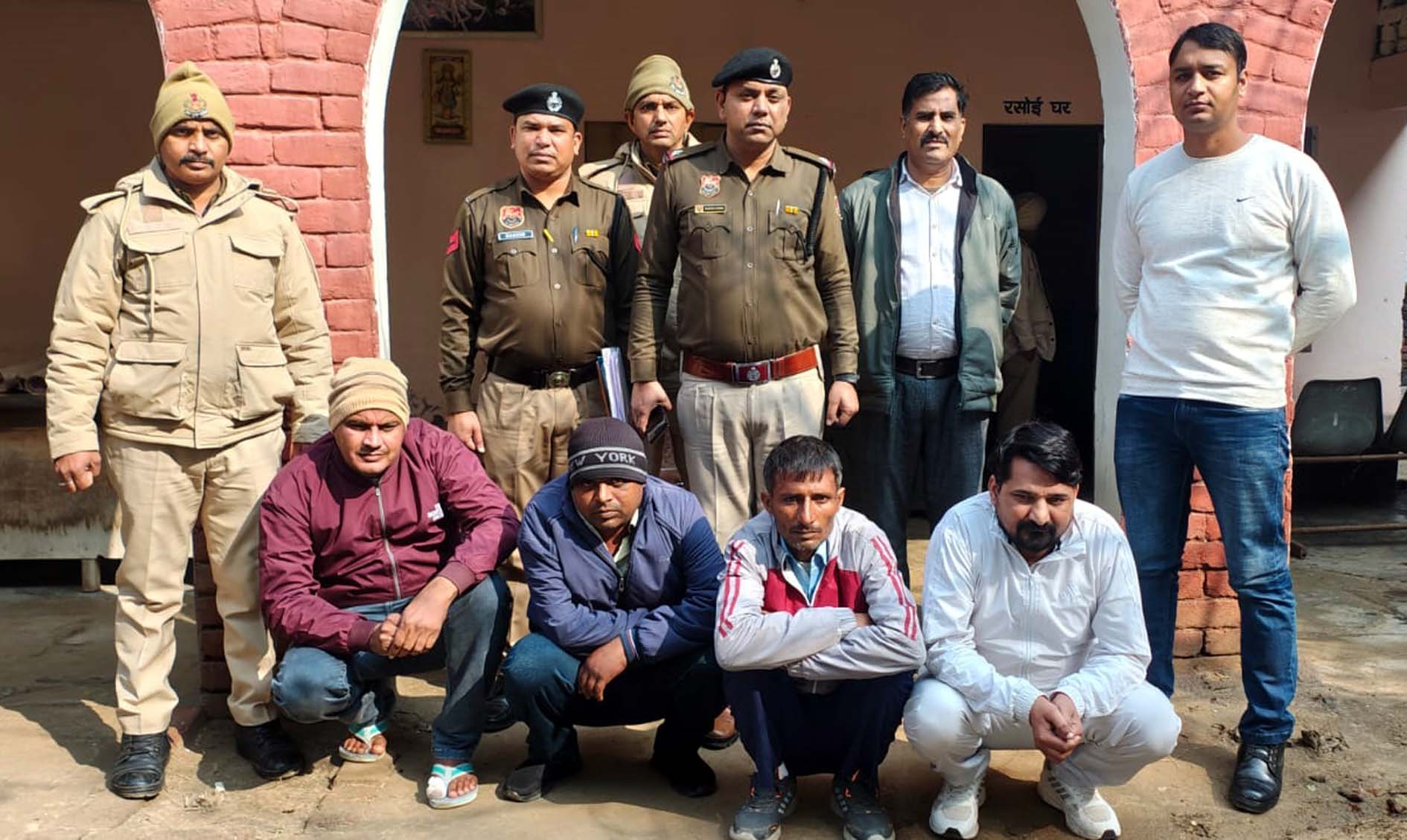 फर्जी कागजों के आधार पर जमानत करवाने वाले आरोपी। फर्जी कागजों के आधार पर जमानत करवाने वाले आरोपी।