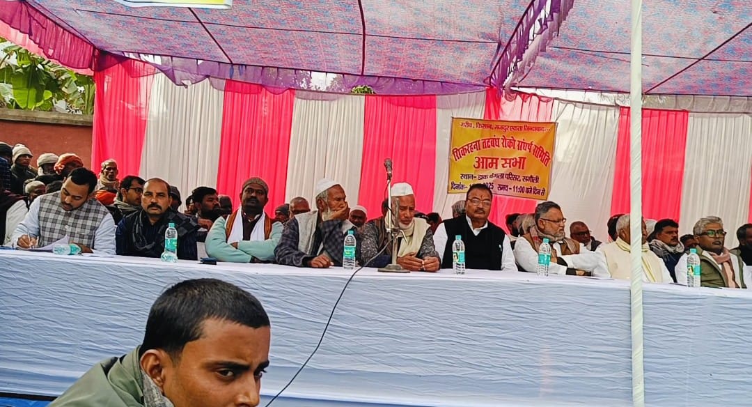 आमसभा को संबोधित करते विधायक आमसभा को संबोधित करते विधायक