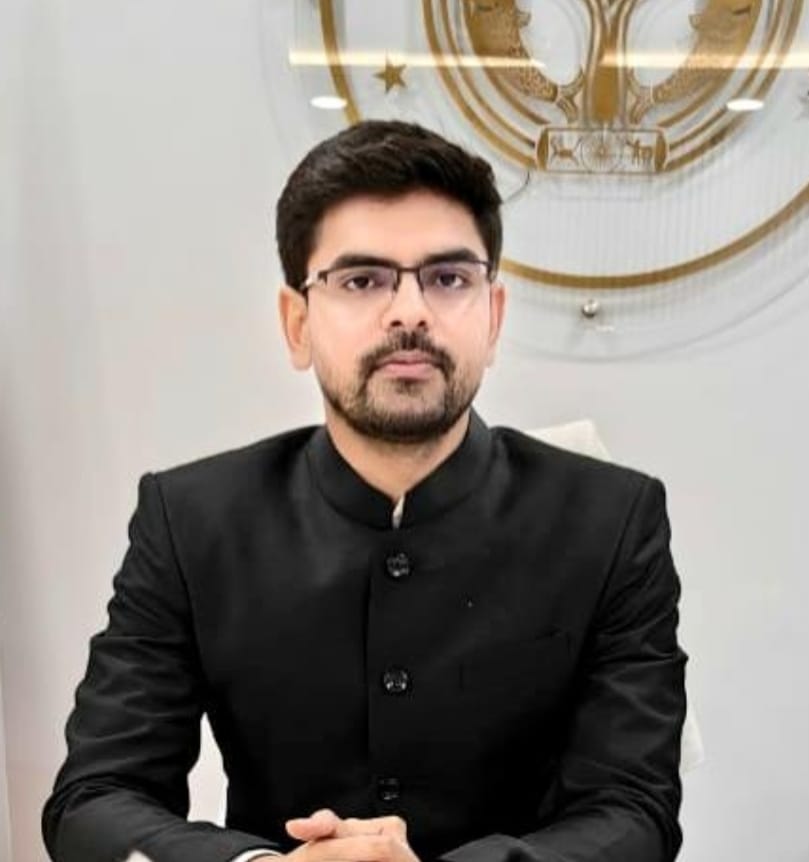 मुख्य विकास अधिकारी सुमित यादव मुख्य विकास अधिकारी सुमित यादव