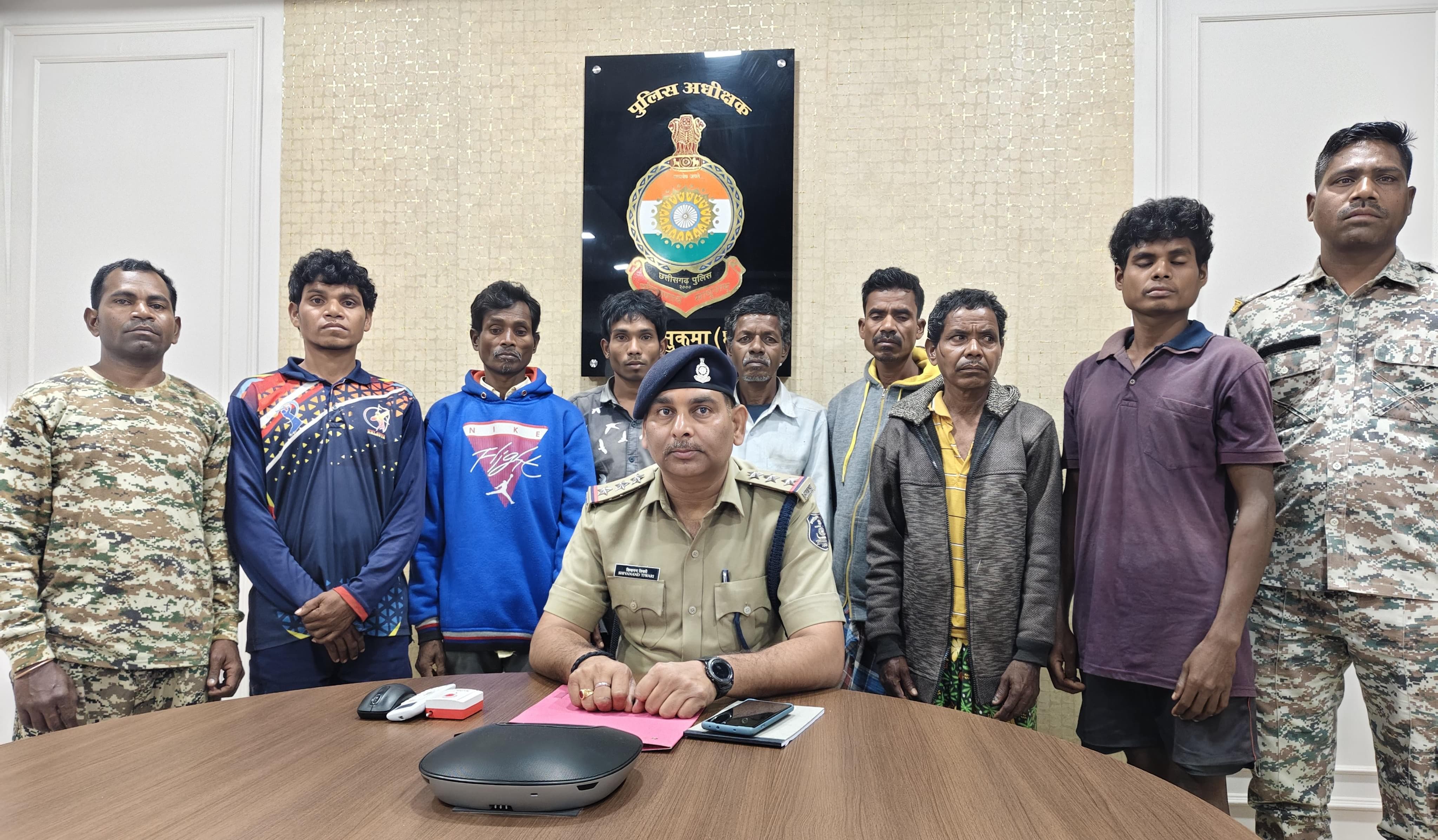 सुकमा : चिंतागुफा थाना क्षेत्र से 07 नक्सलियों को गिरफ्तार करने में पुलिस को मिली सफलता । सुकमा : चिंतागुफा थाना क्षेत्र से 07 नक्सलियों को गिरफ्तार करने में पुलिस को मिली सफलता ।