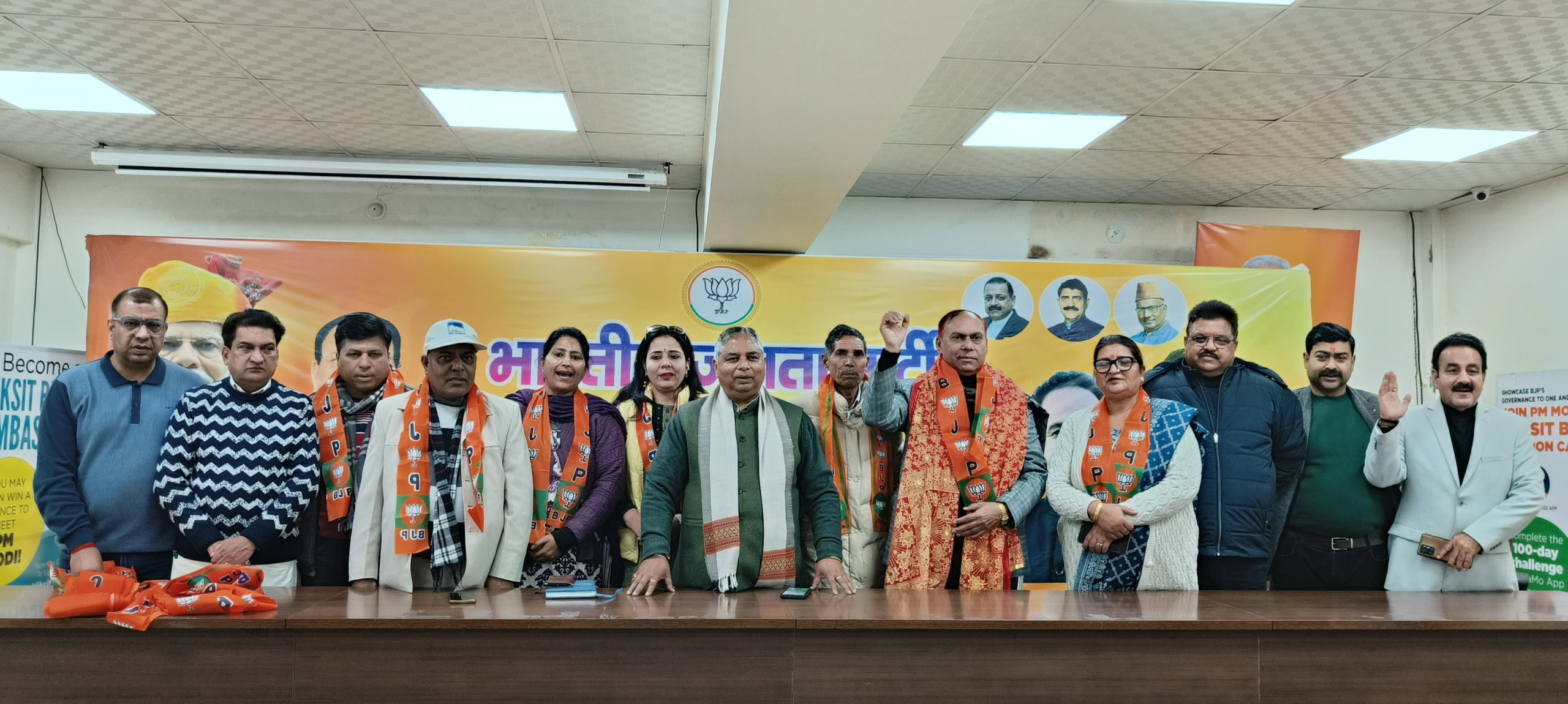 पूर्व सहायक रजिस्ट्रार रतन लाल कैथ सहित अन्य प्रमुख हस्तियां भाजपा में शामिल पूर्व सहायक रजिस्ट्रार रतन लाल कैथ सहित अन्य प्रमुख हस्तियां भाजपा में शामिल