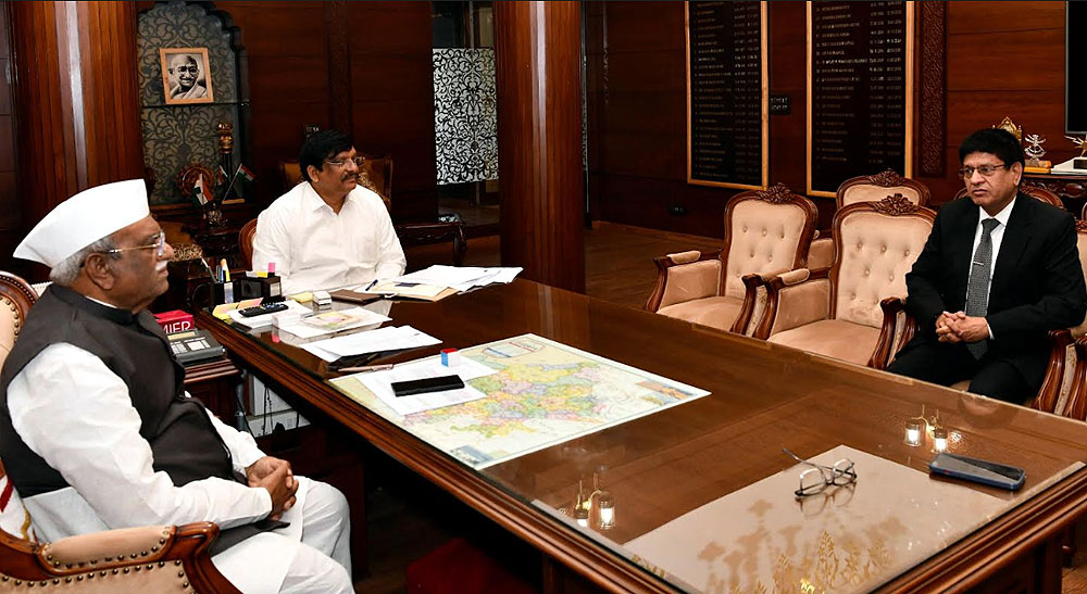 राज्यपाल से मिले वेटरनरी विवि कुलपति प्राे. दाधीच राज्यपाल से मिले वेटरनरी विवि कुलपति प्राे. दाधीच