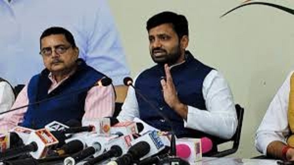 उपनेता प्रतिपक्ष हेमंत कटारे ने पूर्व मंत्री भूपेन्द्र सिंह को घेरा उपनेता प्रतिपक्ष हेमंत कटारे ने पूर्व मंत्री भूपेन्द्र सिंह को घेरा