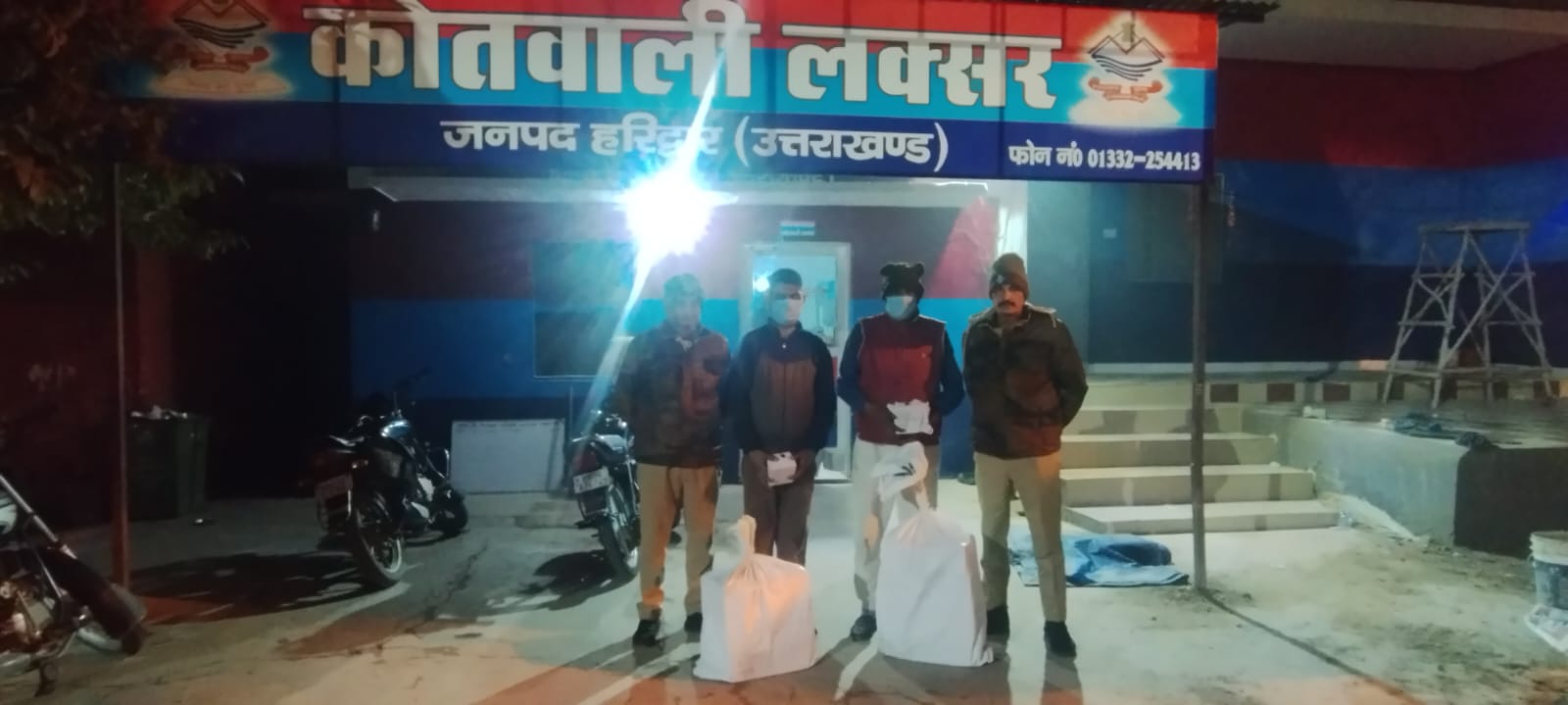 गिरफ्तार नशा तस्कर गिरफ्तार नशा तस्कर