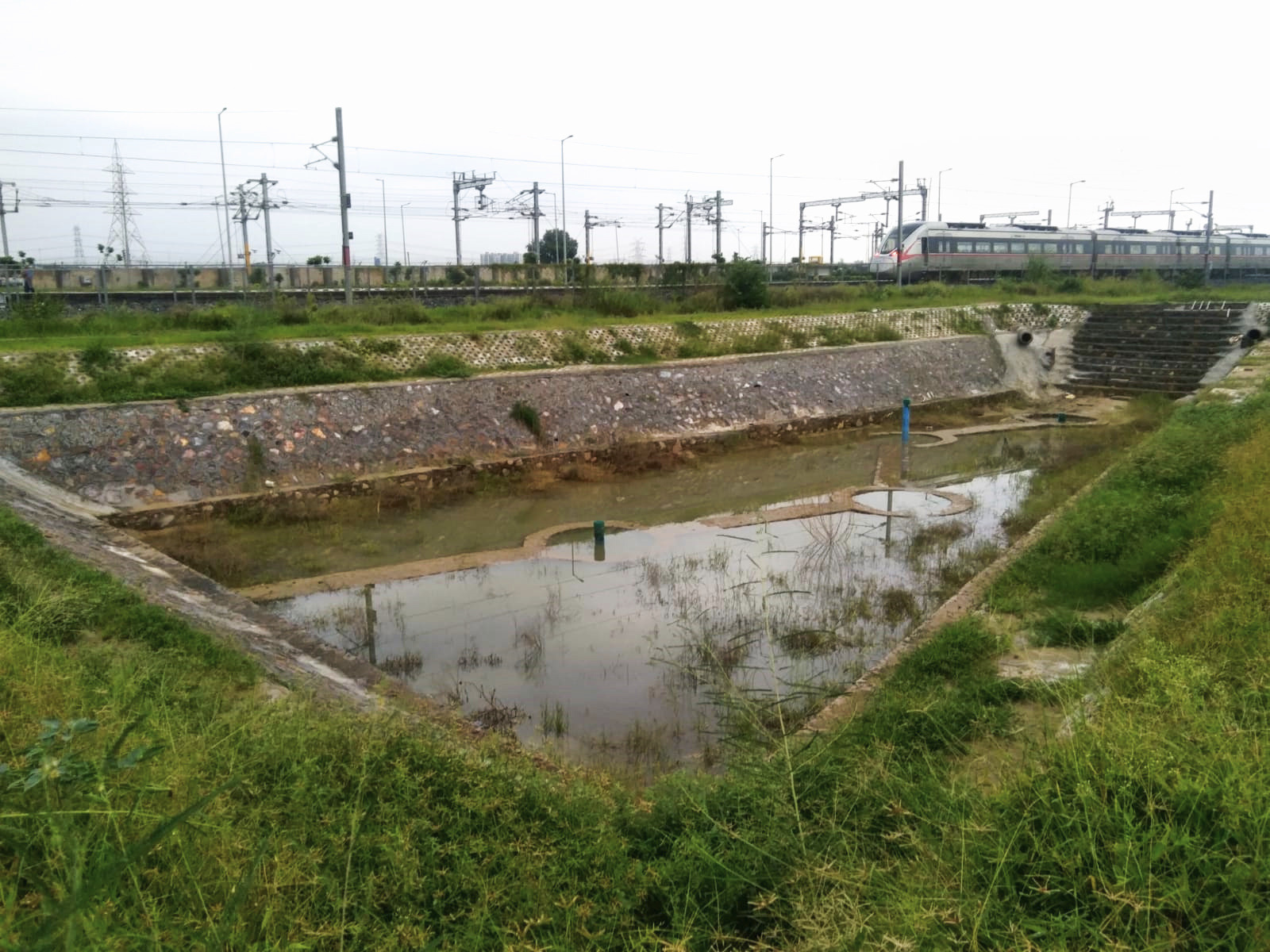 एनसीआरटीसी द्वारा बनाये गए तालाब एनसीआरटीसी द्वारा बनाये गए तालाब