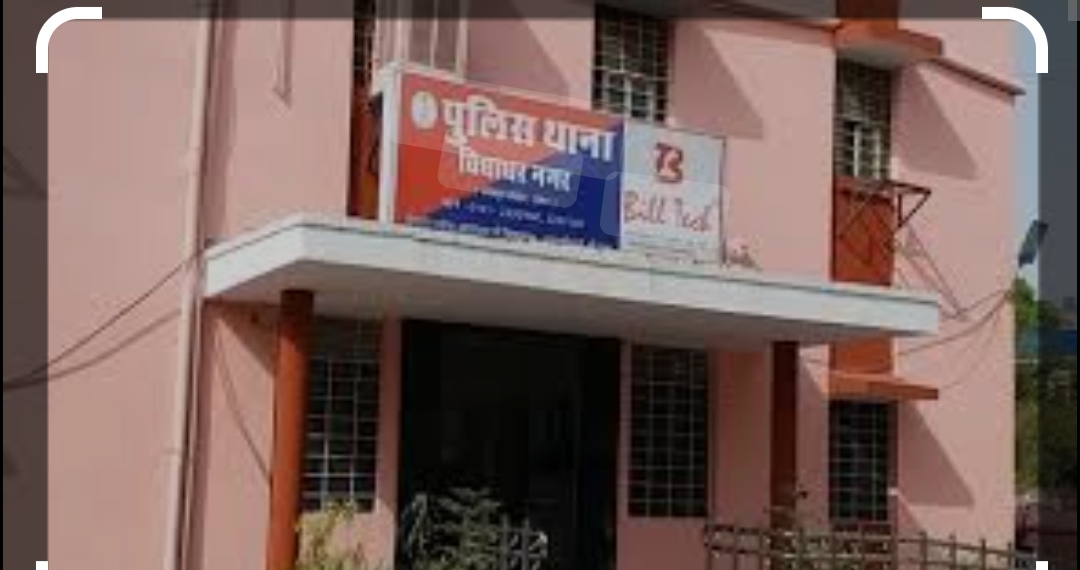 घर में घुसकर महिला की हत्या कर लूटपाट कर भागे दो बदमाश घर में घुसकर महिला की हत्या कर लूटपाट कर भागे दो बदमाश