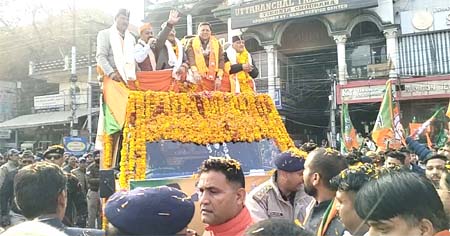 हल्द्वानी में सीएम पुष्कर धामी ने किया रोड शो हल्द्वानी में सीएम पुष्कर धामी ने किया रोड शो