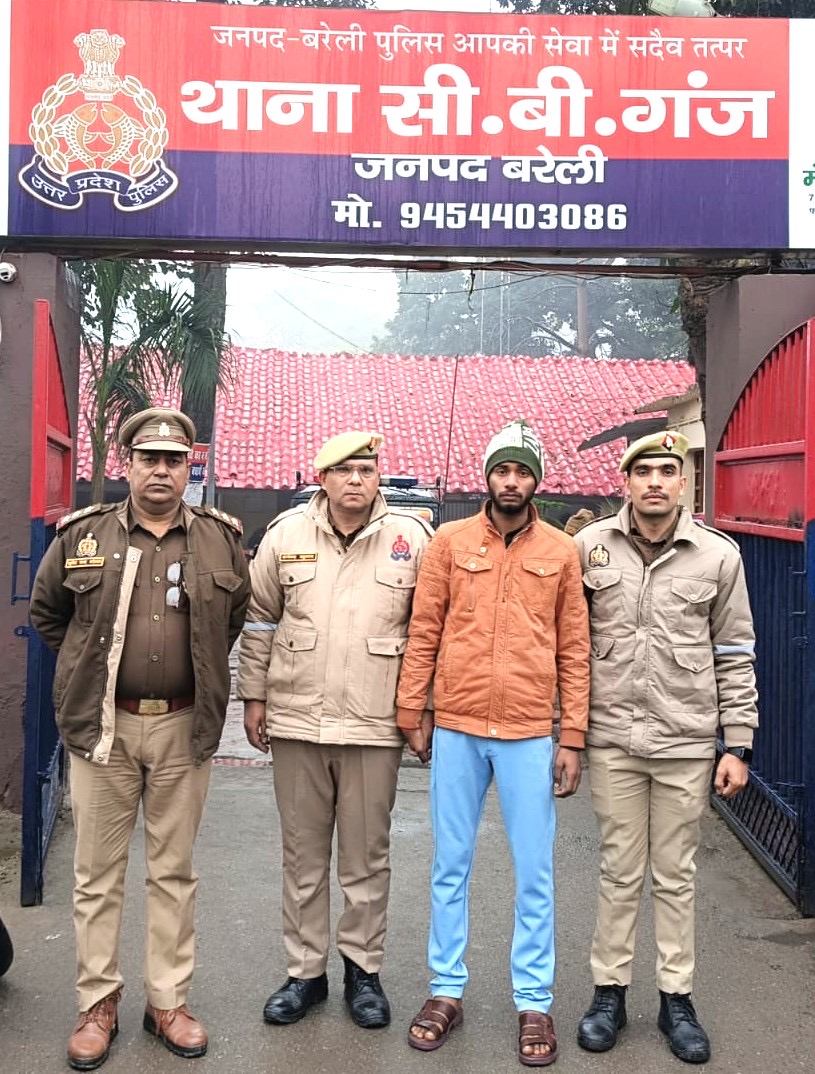 हाईस्कूल टॉपर बना हत्यारा: प्रेमिका से शादी के लिए चौकीदार की हत्या कर फैक्टरी में की थी चोरी हाईस्कूल टॉपर बना हत्यारा: प्रेमिका से शादी के लिए चौकीदार की हत्या कर फैक्टरी में की थी चोरी