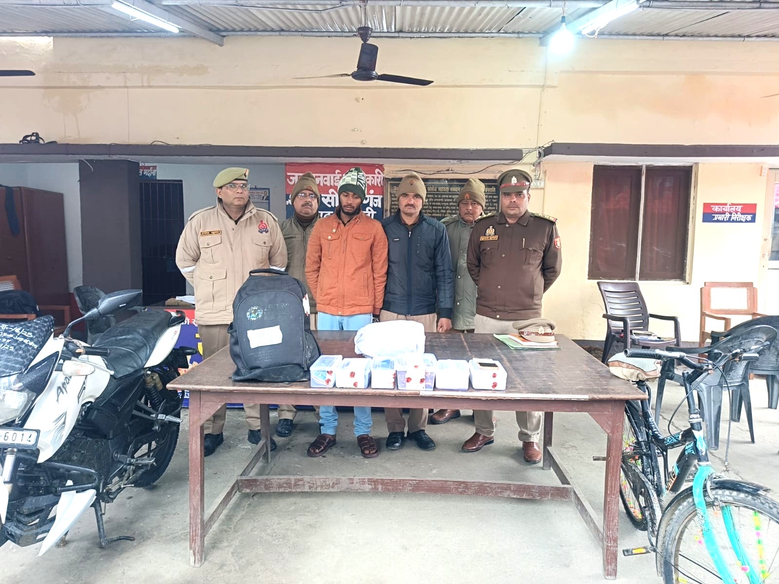 हाईस्कूल टॉपर बना हत्यारा: प्रेमिका से शादी के लिए चौकीदार की हत्या कर फैक्टरी में की थी चोरी हाईस्कूल टॉपर बना हत्यारा: प्रेमिका से शादी के लिए चौकीदार की हत्या कर फैक्टरी में की थी चोरी